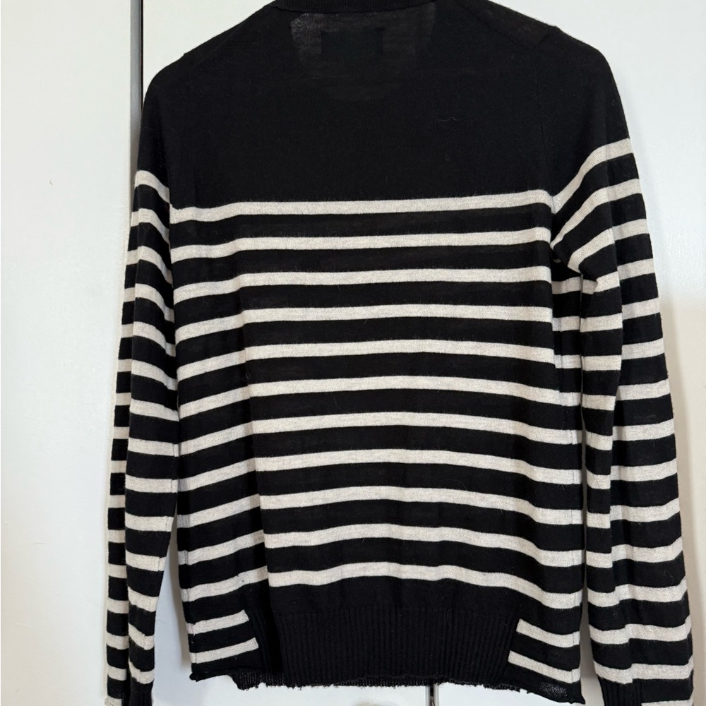 Zadig & Voltaire Black and White Cashmere Crew Neck Sweater with Graphic Design - Picture 4 of 4
